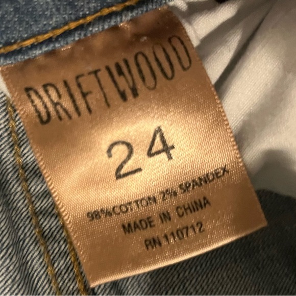 DRIFTWOOD Audrey Blue Jeans with Floral Embroidery Women’s Size 24 - Picture 3 of 9